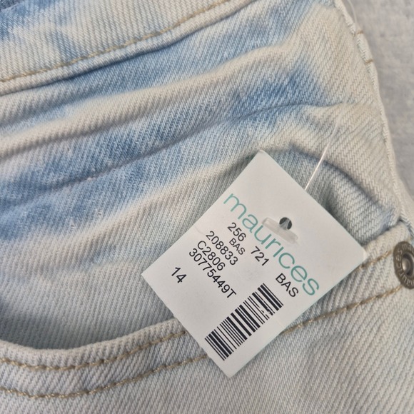 NWT 14 (34) High Rise Frayed Hem Maurices Jean Shorts Distressed Denim Light - Picture 2 of 12